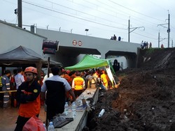 Underpass yang Longsor Berada di Bawah Rel Kereta Bandara Soetta