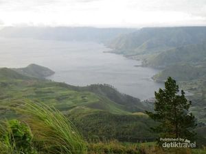 Danau Toba Dipotret Dari Titik Ini untuk Uang 1.000 Lawas