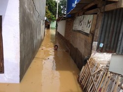 Kampung Pulo Jakarta Timur Banjir Sedada