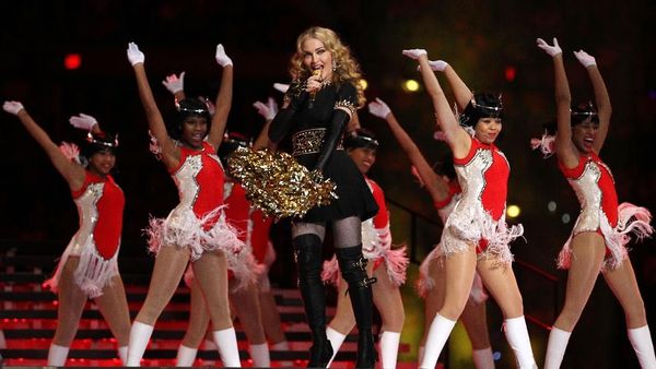 Foto: Kostum Terseksi di Super Bowl, Janet Jackson sampai Lady Gaga