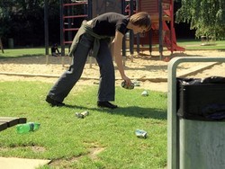 Tren Baru di Swedia: Plogging, Jogging Sambil Memungut Sampah