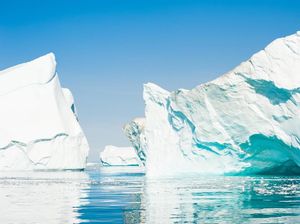 Detik-detik Gletser di Greenland Terbelah