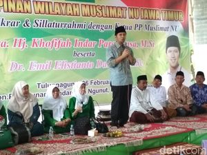 Safari Politik Bakal Cawagub, Puti ke Pasar dan Emil ke Pesantren