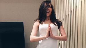 Tetap Langsing, Ini Foto Olahraganya Mahmud Cantik Olivia Jensen