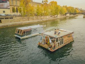 2 Pria Keliling Eropa Pakai Rumah Terapung Bikinan Sendiri