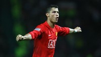 Di nomor 1 ada Cristiano Ronaldo yang dijual ke Real Madrid seharga 80 juta paun atau setara Rp 1,5 triliun pada tahun 2009 (Alex Livesey/Getty Images)