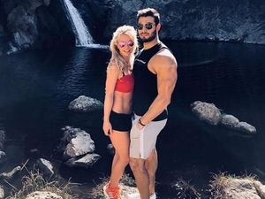 Mesranya Britney Spears dan Pacarnya yang Beda Usia 13 Tahun