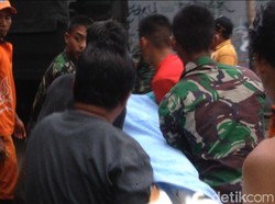 Kejang-kejang, 1 Warga Korban Banjir Kampung Arus Dilarikan ke RS