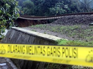 Kereta Kerja Anjlok, Perjalanan Argo Parahyangan Terganggu