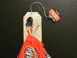 Jadi Kanvas, Ini Susahnya Melukis di Atas Kantong Teh