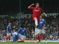 6. Robbie Fowler, dengan 183 gol, menjadi pemain yang berikutnya bisa dikejar Salah. Foto: Ben Bradford/Getty Images