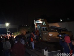 Evakuasi Korban Longsor Soetta, Mukhmainah Masih Berkomunikasi