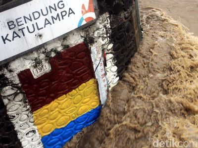 Foto: Bendung Katulampa Siaga II
