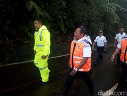 Tinjau Longsor Puncak, Dirjen Hubdat Rapat Aturan Larangan Melintas