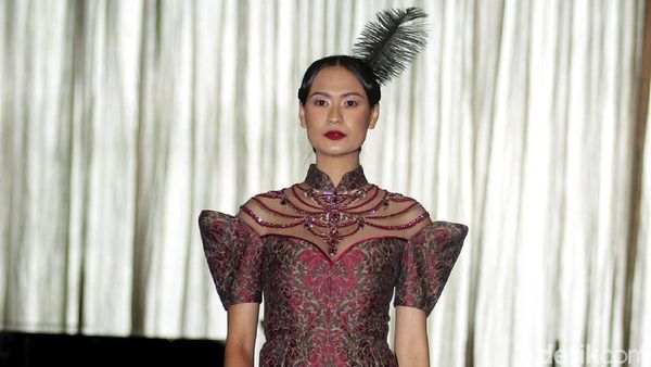 Foto: 15 Gaya Busana Imlek dari Sebastian Red