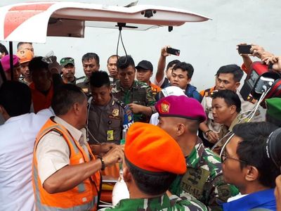 Detik-detik Penyelamatan Mukhmainah Setelah 13 Jam Tertimbun Longsor