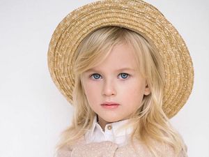 Potret Gadis Cilik Asal Rusia yang Imut dan Cantik