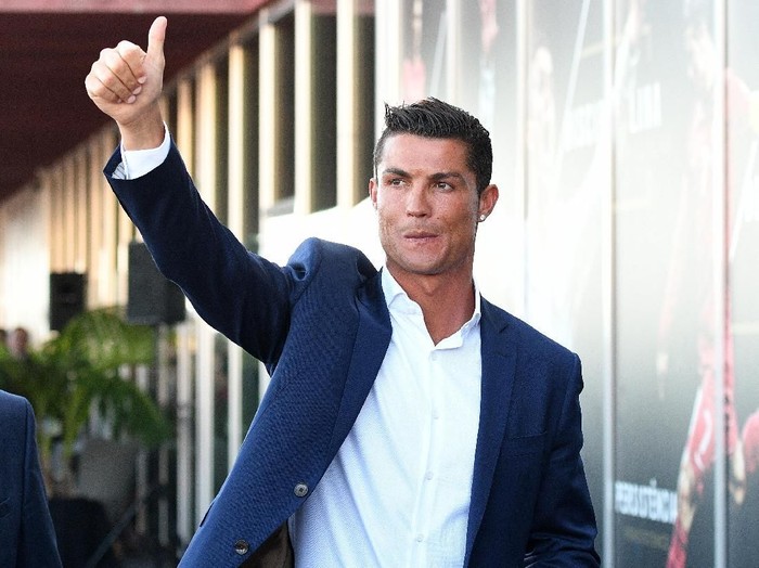 FUNCHAL, MADEIRA, PORTUGAL - JULY 22: Cristiano Ronaldo during the opening of the new 'Pestana CR7 Funchal' Hotel owned by Cristiano Ronaldo on July 22, 2016 in Funchal, Madeira, Portugal. (Photo by Octavio Passos/Getty Images)