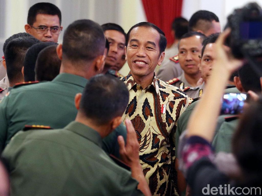 Jokowi Beri Arahan Pencegahan Kebakaran Hutan dan Lahan Jokowi Beri Arahan Pencegahan Kebakaran Hutan dan Lahan