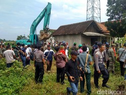Eksekusi Pembebasan Lahan Tol PasPro Sempat Diwarnai Adu Mulut