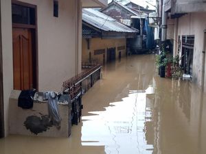 Hujan Ekstrem yang Picu Longsor di Bogor dan Banjir di Jakarta