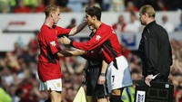 Ronaldo bergabung MU setelah meninggalkan Sporting Lisbon di musim panas 2003. Dia membuat debutnya dengan menggantikan Nicky Butt dalam laga melawan Bolton Wanderers di Premier League. Foto: Alex Livesey/Getty Images