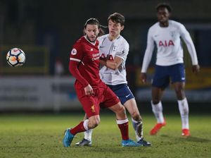Aksi Brutal Lallana di Liverpool U-23: Cekik Lawan lalu Dikartu Merah