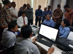 Laporkan Firman Wijaya, SBY Diperiksa di Rumah Mega Kuningan Laporkan Firman Wijaya, SBY Diperiksa di Rumah Mega Kuningan