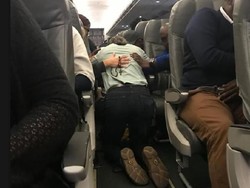 Kisah Heroik! Penumpang Pesawat Selamatkan Wanita yang Sulit Bernapas