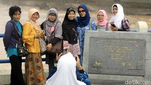 Siaga II, Bendung Katulampa Jadi Tempat Wisata Dadakan
