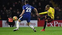 Roberto Pereyra menjadi pencetak gol penutup di laga ini. Golnya di masa injury time membuat Watford menang 4-1 atas Cheslea. (Michael Regan/Getty Images)