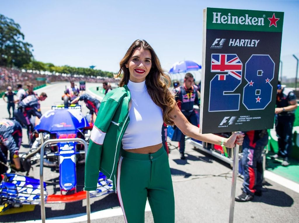 Curhatan Grid Girl Saat Dilarang Mejeng di Ajang F1 Curhatan Grid Girl Saat Dilarang Mejeng di Ajang F1
