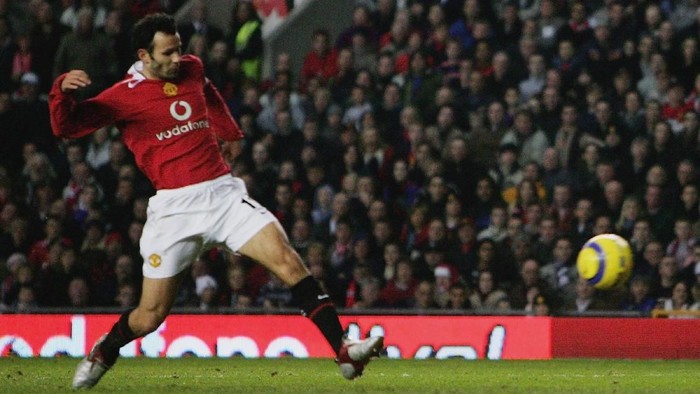 MANCHESTER, UNITED KINGDOM - DECEMBER 11: Ryan Giggs of Manchester United shoots and scores their opening goal during the Barclays Premiership match between Manchester United and Everton at Old Trafford on December 11, 2005 in Manchester, England. (Photo by Laurence Griffiths/Getty Images)