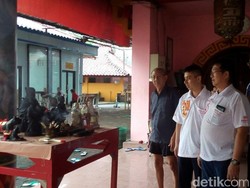 Makna Larung Abu Kelenteng Hok Tek Bio Jepara yang Sarat Harapan