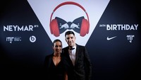 Beberapa pemain PSG juga hadir di acara itu seperti Giovani La Celso yang datang bersama pasangannya (Benjamin Cremel/Red Bull Content Pool)