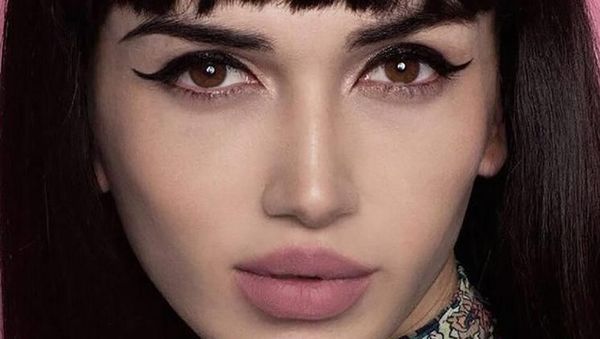 Ini Pria Ganteng yang Menyamar Jadi Wanita & Lolos Final Kontes Kecantikan