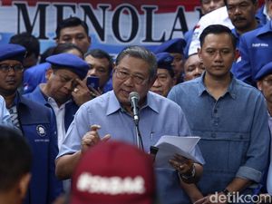 AHY Ungkap Pesan di Balik Kaus #JanganDiam SBY AHY Ungkap Pesan di Balik Kaus #JanganDiam SBY