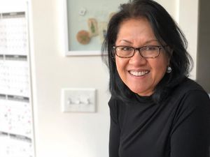 Inspirasi Karya Seni Kantong Teh Bekas Berasal dari Ritual Ngeteh