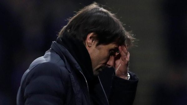 Meme-meme Pemecatan Antonio Conte Mulai Bergentayangan