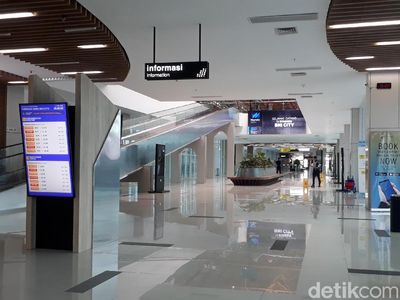 Stasiun Sudirman Baru Sepi Gara-gara Kereta Bandara Berhenti Operasi
