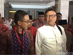 Momen Zumi Zola Ngobrol Sama Mendagri di Raker Gubernur