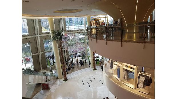 Hasil foto di tempat banyak cahaya