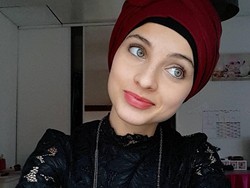 Nyanyikan Haleluya Pakai Bahasa Arab, Hijabers Ini Jadi Kontroversi