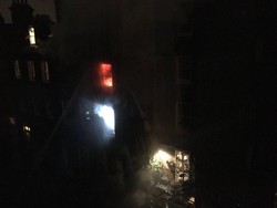 Kebakaran Hanguskan Apartemen di London, 1 Pria Tewas