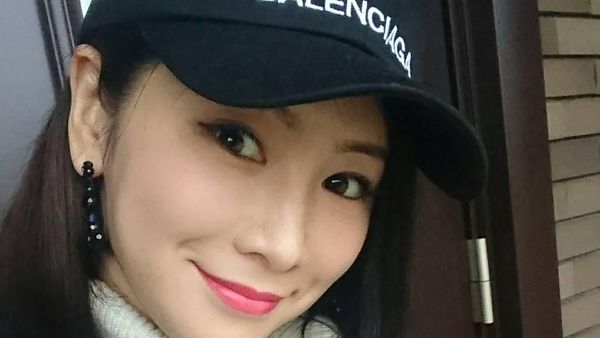 Foto: Pesona Model Cantik 50 Tahun yang Terlihat Seperti Usia 20 Tahun