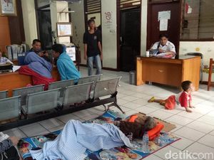 Kisah Nenek Tanmerry Mencari Pengobatan Stroke di Pengungsian Banjir