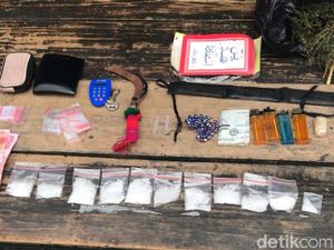 Polisi Ringkus Tujuh Pembeli Sabu di Kampung Boncos