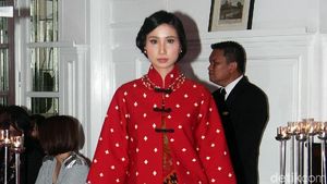 Foto: Koleksi Busana Terbaru Tina Andrean untuk Sambut Tahun Baru Imlek