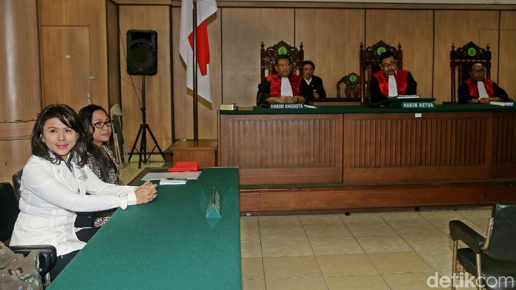 Foto: Vero yang Kembali Mangkir dari Sidang Cerai dengan Ahok Foto: Vero yang Kembali Mangkir dari Sidang Cerai dengan Ahok