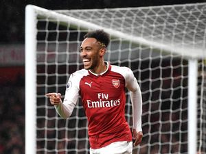 Sagna ke Arsenal: Jangan Pelit untuk Pertahankan Aubameyang Sagna ke Arsenal: Jangan Pelit untuk Pertahankan Aubameyang